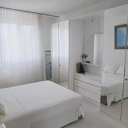 Cosy Flat 200 Meters From The Beach *